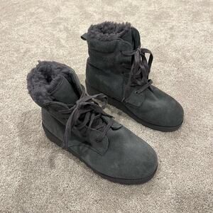 Bearpaw Women's Fur Lined Boots with Laces‎ Grey Size 8W